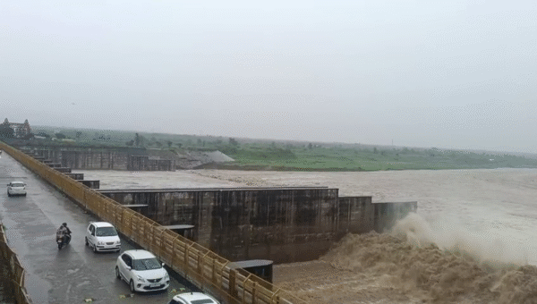 Water released from Hathnikund barrage
