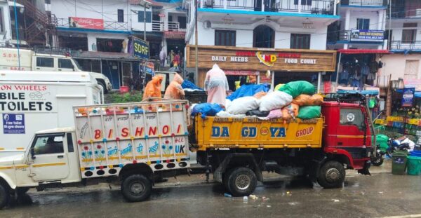 Devotees left 2300 tons of garbage at Kedarnath Dham, A campaign launched after the doors closed.

