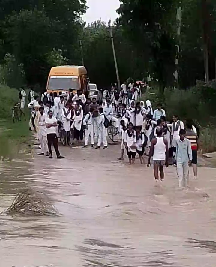 Students risking their lives to reach school