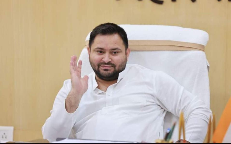 Election Commission sent notice to Tejashwi Yadav, asked for reply on two EPIC numbers, he told his EPIC number is RAB2916120 and it is showing 'no found'