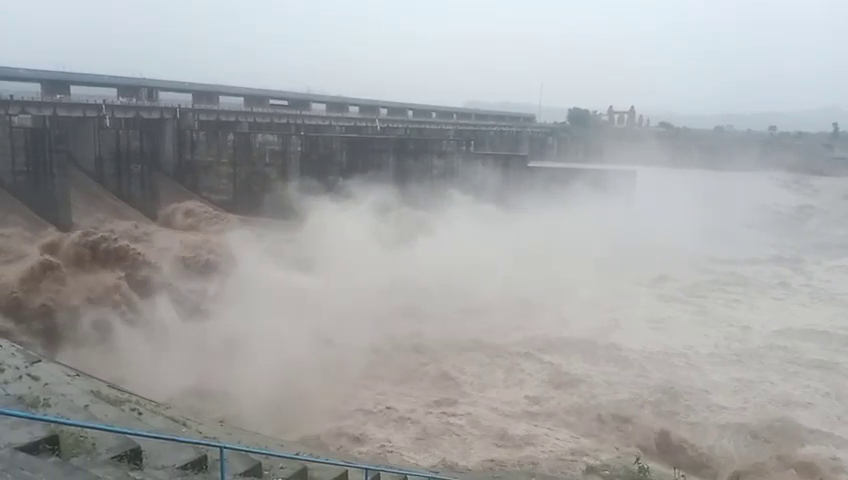 Water released from Hathnikund barrage