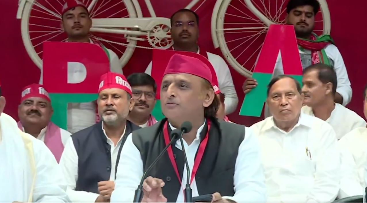 Akhilesh Yadav on ABVP