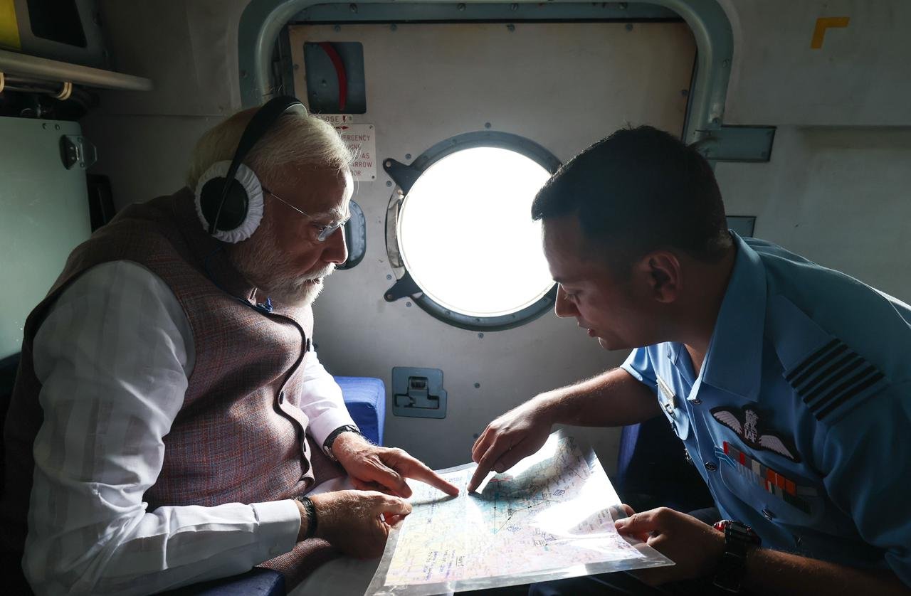 PM Modi did an aerial survey of the disaster affected area of ​​Himachal