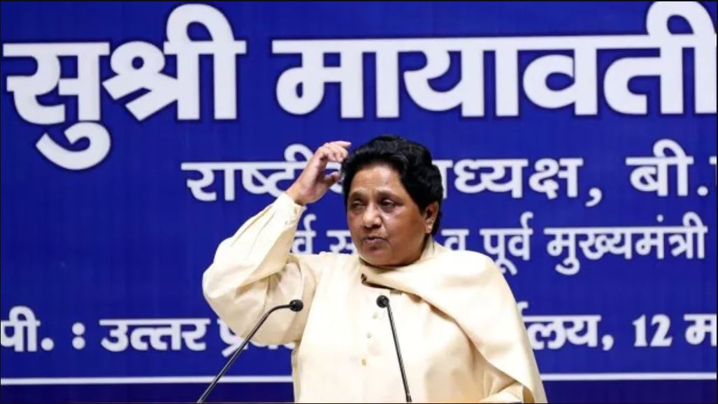 Why is Mayawati's elephant unable to stand up?, Why is the elephant sitting quietly, Indicated "deadlock rather than confrontation".