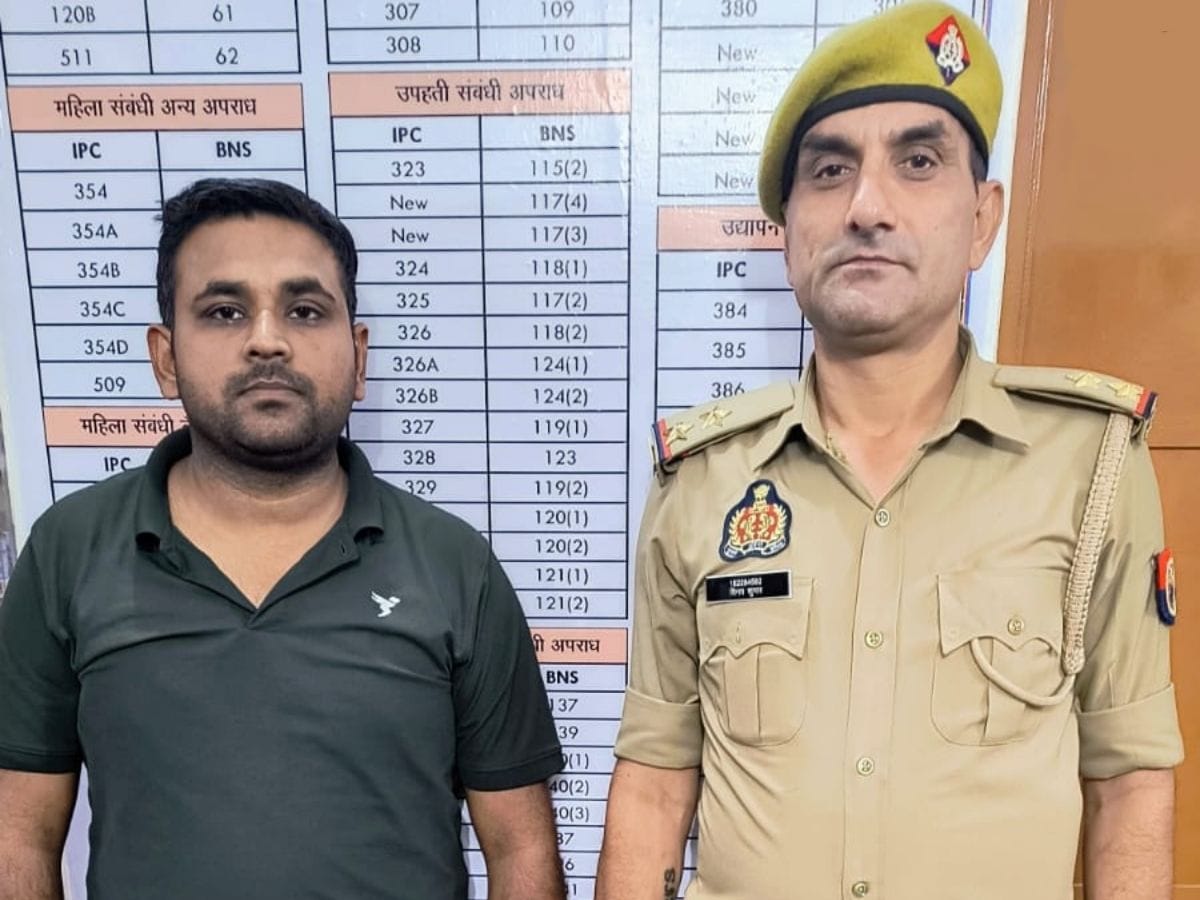 Gujarati company van robbery case, Police officers who encountered the criminal receive postings
