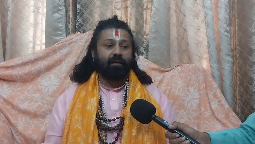 Ashutosh Brahmachari accuses Shankaracharya Avimukteshwarananda of foreign funding