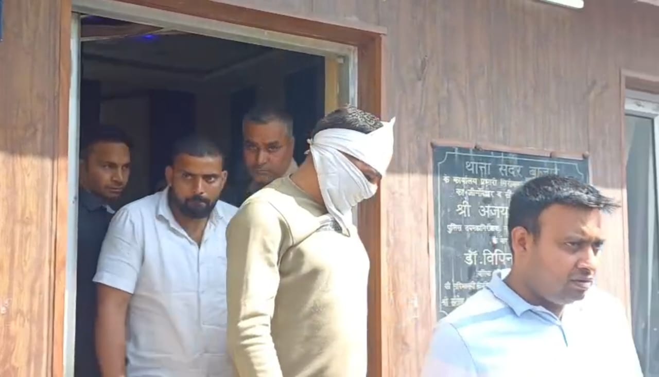 Head constable arrested for accepting bribe, Anti-corruption team catches him red-handed