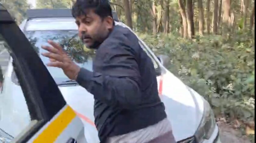 Taxi Driver's Brutality in Lakhimpur Kheri After a Collision, He Drove the Car for 4 KM with a Young Man Dangling from the Bonnet.