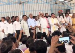 सहारनपुर में ब्राह्मण समाज का एसएसपी कार्यालय घेराव, हनुमान चालीसा पढ़कर किया प्रदर्शन, जिले के 1700 मंदिर रहे बंद 