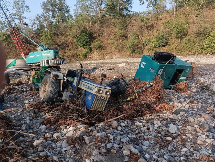 In the Shakambhari Devi area, a sudden surge of water from the mountains, Brought the deaths of two female devotees, Several tractor trolleys and cars were swept away.
