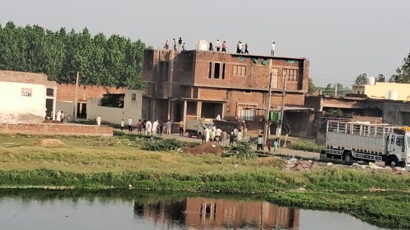 Bricks stones and sticks were thrown in Lakhnauti village Saharanpur