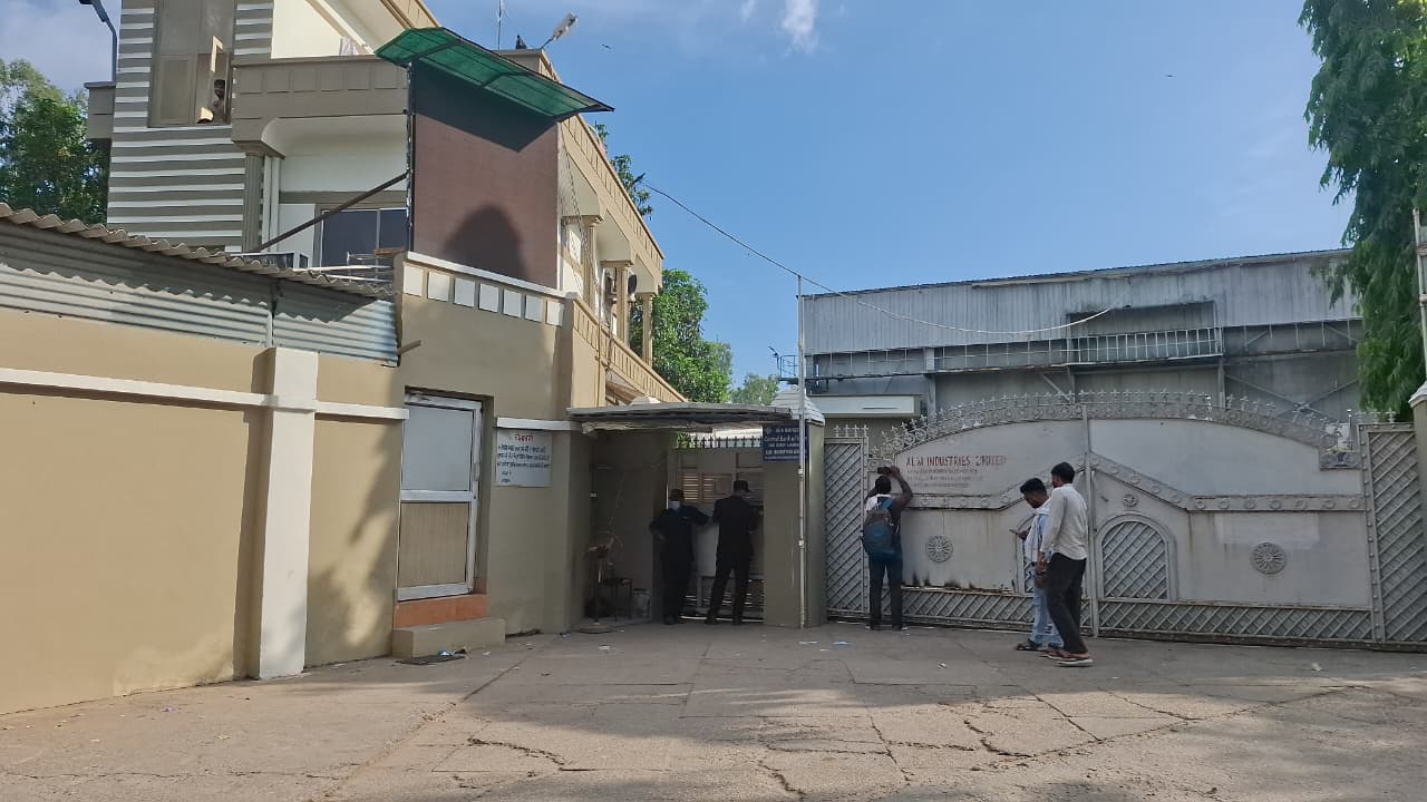 ALM Meat Factory Ammonia Leak, Gagalheri Saharanpur News, Haji Fazlur Rehman Meat Plant, Gas Leak Saharanpur Worker Unconscious, Saharanpur Meat Plant Gas Leak,