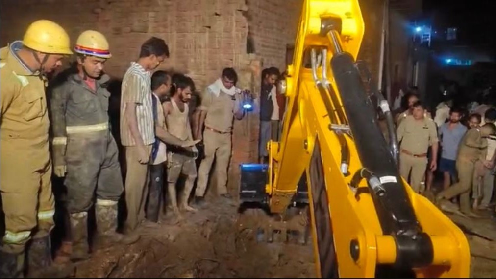 Rain wreaks havoc in Muzaffarnagar, Muzaffarnagar house collapses, House collapses due to rain, Death due to house collapse, Heart-wrenching tragedy