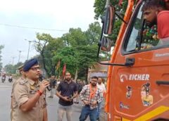 12 फीट के पाइप से नप रही डीजे की हाइट, सड़क पर उतरे एसएसपी अभिनंदन; बोले- मानक से ऊंचे वाहन नहीं होंगे बर्दाश्त