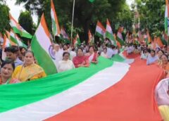 सहारनपुर में निकली तिरंगा यात्रा, 151 फीट लंबे तिरंगे ने खींचा लोगों का ध्यान