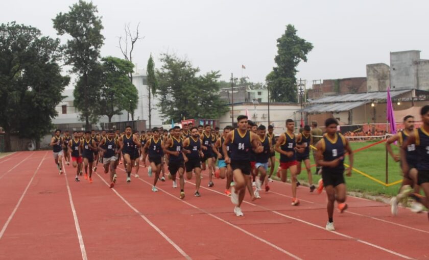 छठे दिन अमरोहा के 960 अभ्यर्थियों ने झोंकी ताकत, अग्निवीर भर्ती की दौड़ परीक्षा में 810 ने मारी बाजी