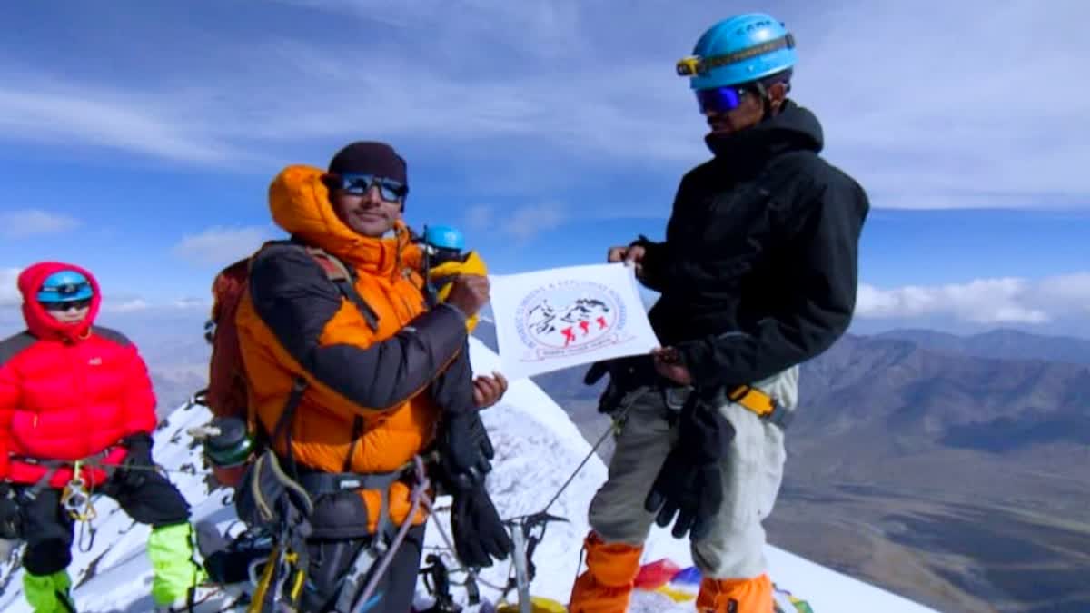 High-altitude mountaineering