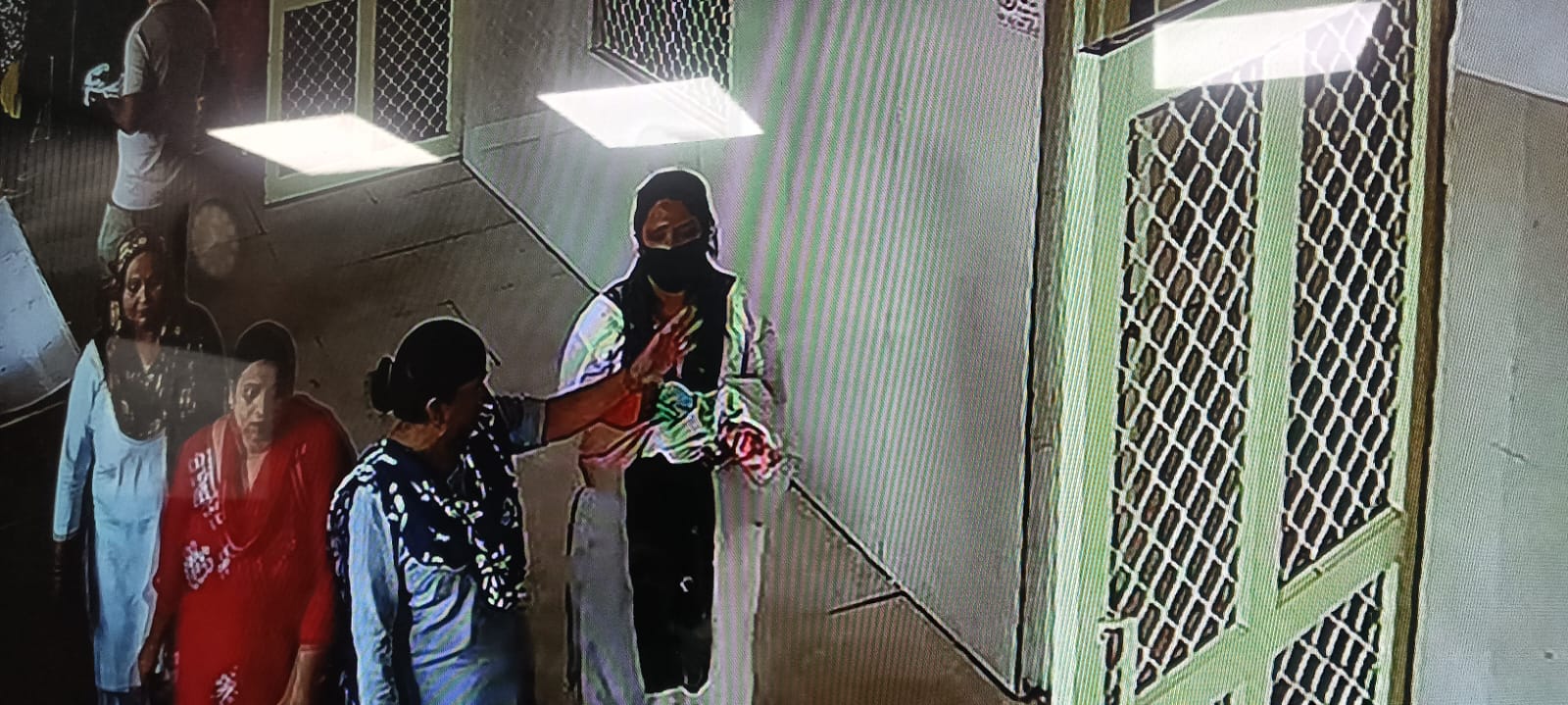 Suspect woman fled with the baby after taking him from the father