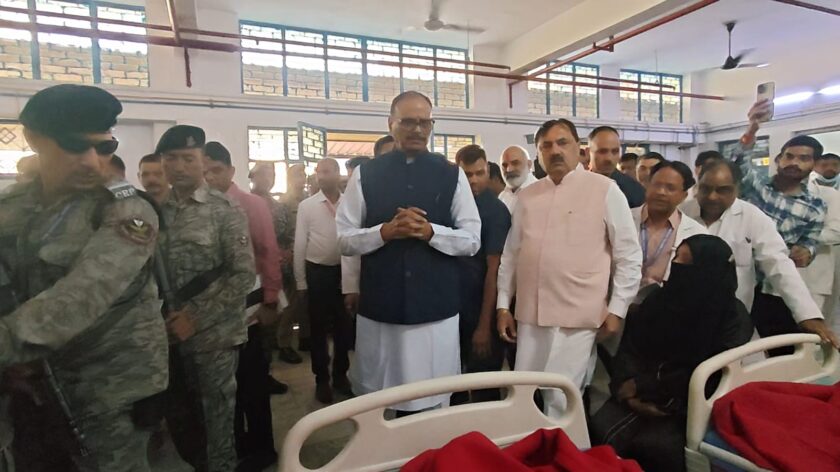 मुरादाबाद में ब्रजेश पाठक का अखिलेश यादव पर हमला, बोले- सपा के शासन में था ‘वन जिला, वन माफिया’ का राज